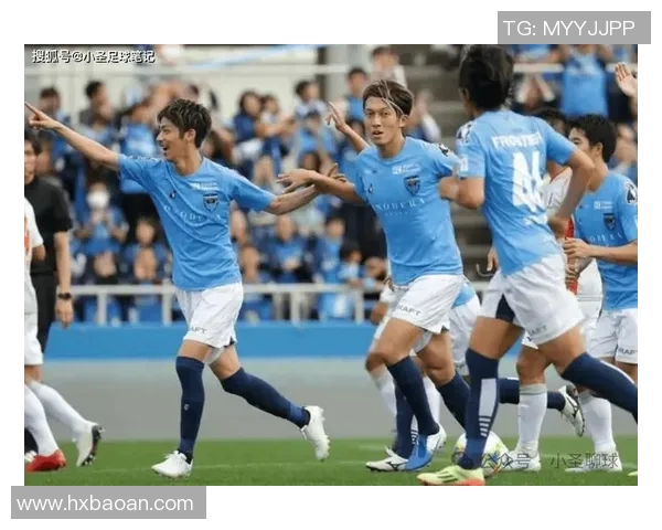 大板樱花与广岛三剑的精彩对决展现日本足球的激情与实力
