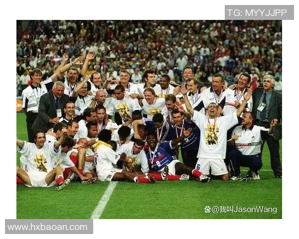 法国队在友谊赛中以7比2大胜巴西队展现强大实力